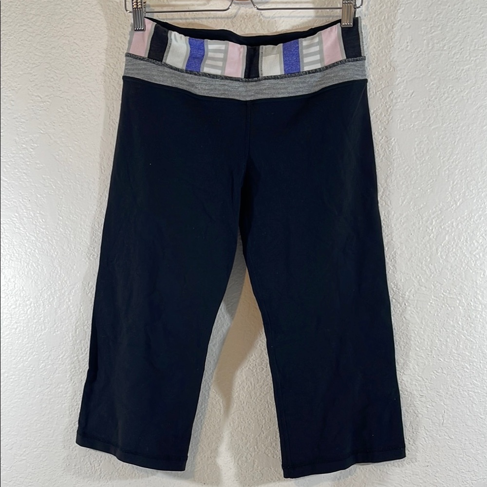Lululemon Pants Women 8 Black Groove Cropped Wide Leg Active Gym Workout Yoga - Picture 1 of 7